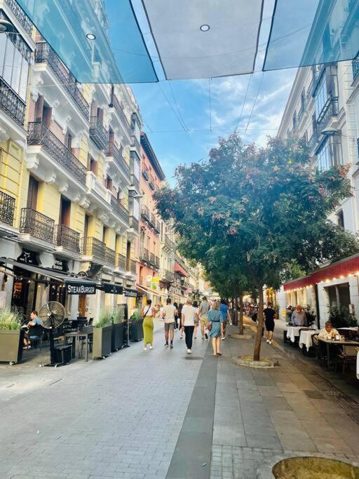 Apartments Plaza Callao Madryt Zewnętrze zdjęcie